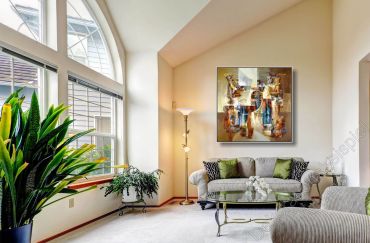 Altbau Wohnung mit heller Wand. Dekorationsbeispiel Gemälde abstrakt von Americo Ccala im Bilderrahmen