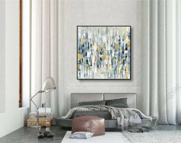 Loft. Zur Dekoration hängt ein gegenstandsloses Bild mit Schattenfugenrahmen an der grauen Wand