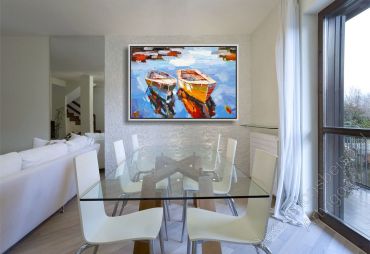 Preview: Modernes Esszimmer mit Glastisch. Zur Dekoration hängt ein maritimes Bild mit Schattenfugenrahmen an der Wand