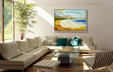Modernes Wohnzimmer mit Glastisch. Zur Dekoration hängt ein maritimes Bild mit Schattenfugenrahmen an der Wand