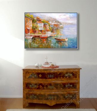 Preview: Stilmöbel Kommode. Zur Dekoration hängt ein Mittelmeer Bild im Rahmen an der Wand