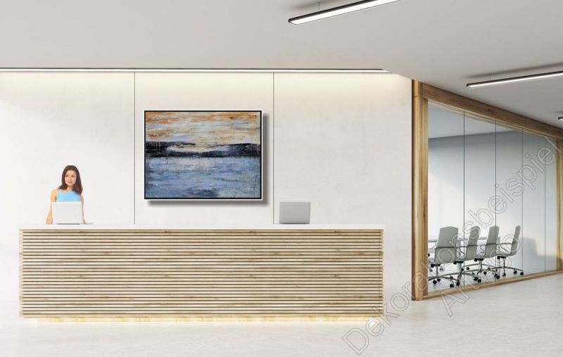 Moderne Firma mit Empfang, Konferenzraum, Parkett, Weisse Wände. Dekoration Gemälde Blau abstrakt
