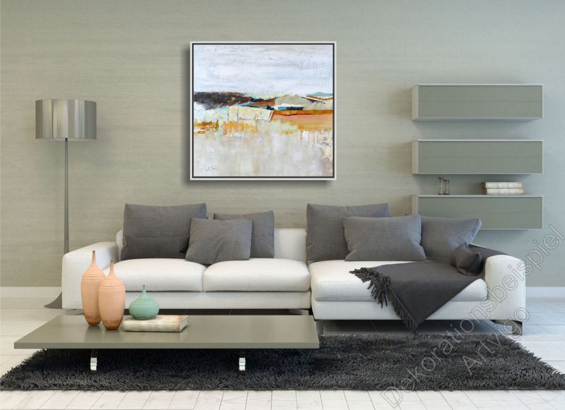 Heller Raum. Zur Dekoration ein Bild einer abstrakten Landschaft an der Wand