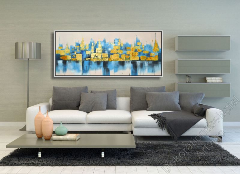 Wohnung mit einem abstrakten, unaufgeregten Wandbild im Schattenfugenrahmen