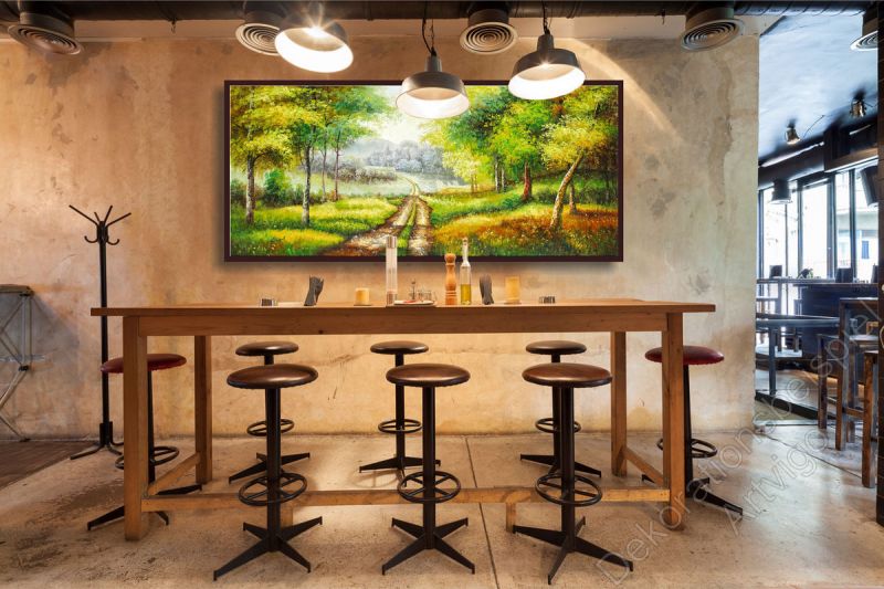 Eine Bar oder Pub. An der Wand hängt ein schönes Landschsftsgemälde von Jagd und Wald