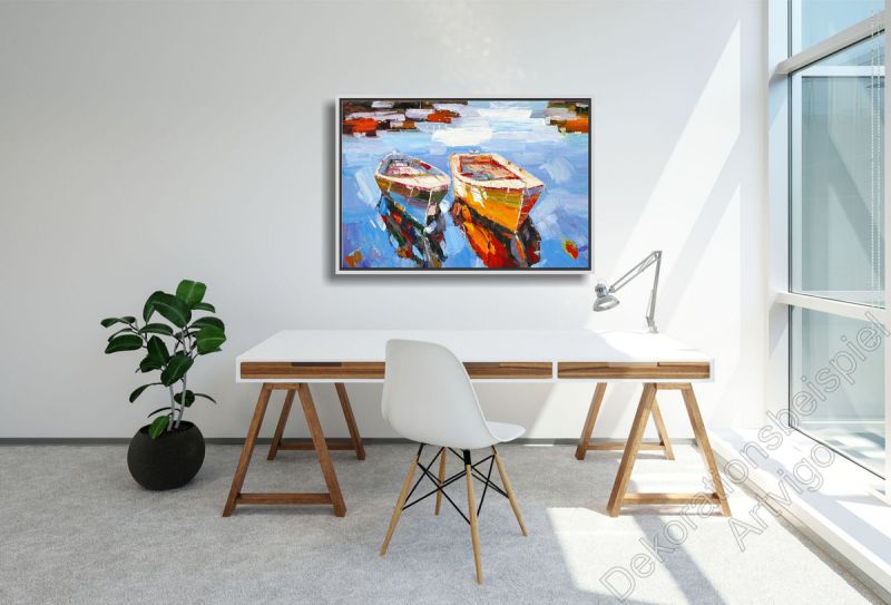 Arbeitszimmer mit einem abstrakten,  maritim gemalten Wandbild