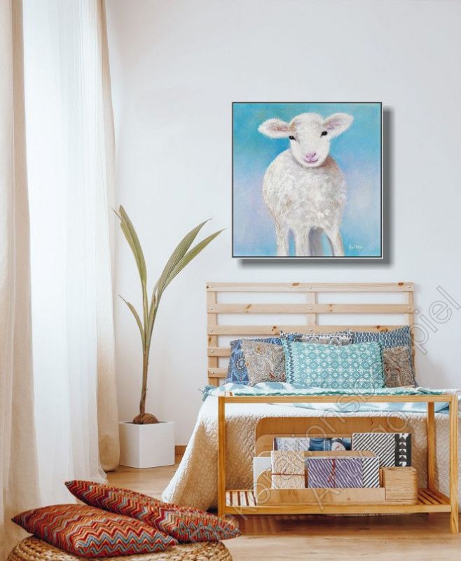 Dekoration Wohnung. Schlafzimmer Wand mit einem echten Bild mit einem Lamm