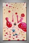 Kraftvoll, fantasievolles Bild. Kind mit Fussball in einer Welt von Yayoi Kusama. Von Victor Rondon