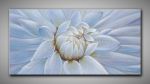 Großformatiges Ölgemälde weiße Dahlie Makroaufnahme 150x75 cm mit blauen und weißen Farbtönen